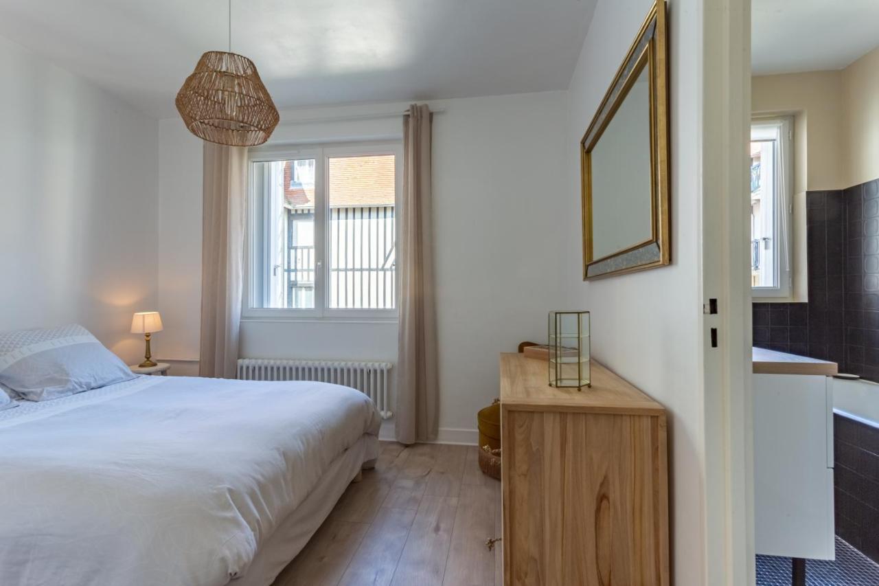 Le Carrousel - Appartement Avec Studio Attenant Deauville Exterior photo